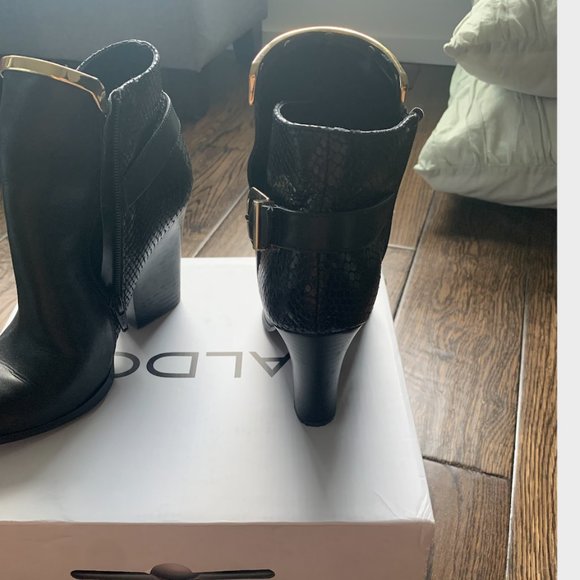 Black and Gold Aldo Booties, Yolanda-Style, Size 7.5 - Picture 7 of 13